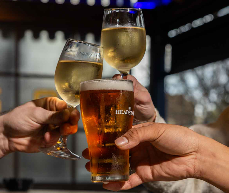 Enjoy a cold one in the outdoor area or heading upstairs for drinks on the balcony overlooking the CBD and Woolloomooloo Wharf